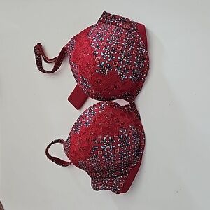 Victoria Secret push-up bra 34D (S)